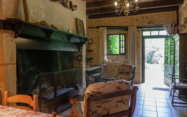 Estate in Dordogne Near Sites