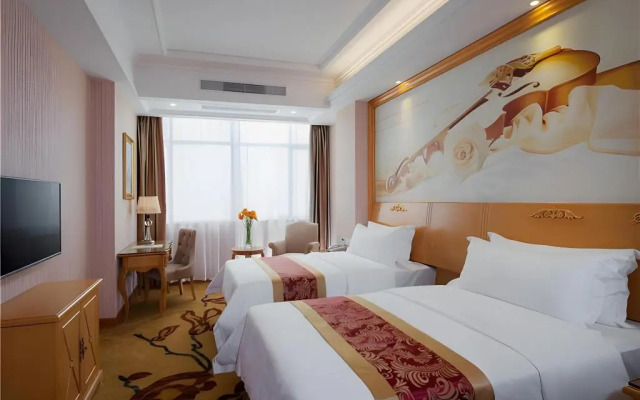 Vienna Hotel (Shenzhen Tianbao Road)
