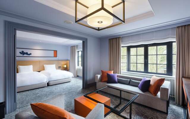 Kyukaruizawa Kikyo, Curio Collection by Hilton