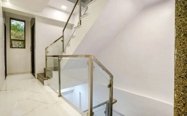 Fabhotel Peralz