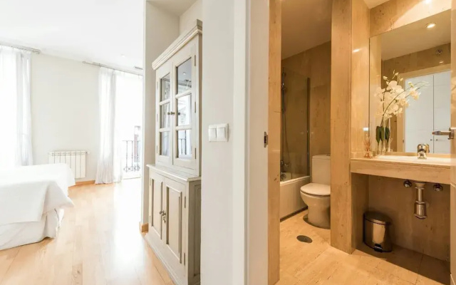 Prado Museum Apartment