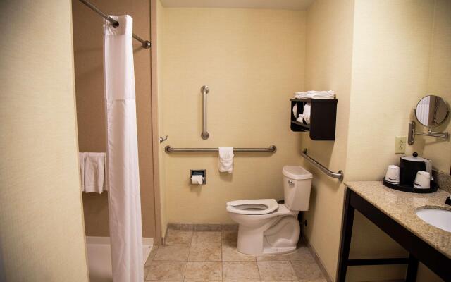 Hampton Inn & Suites Sharon, PA