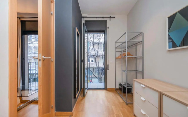 Modern and bright apartment in Eixample 3-1