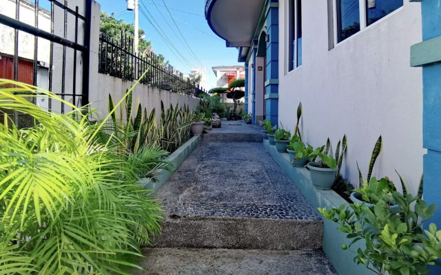 Den Den Guesthouse
