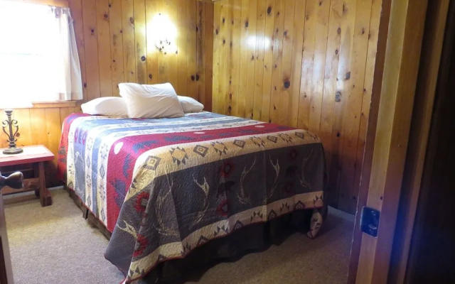 Eagle Nest Cabins & Marina