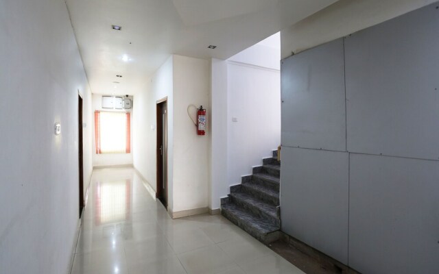 OYO 13288 Hotel Rajashree Inn