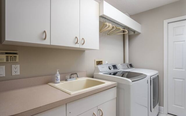 Nokomis Pool Home on the Canal