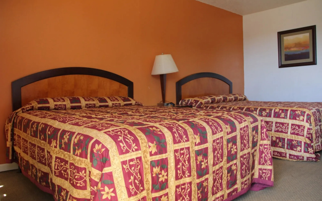 LoneStar Inn & Suites