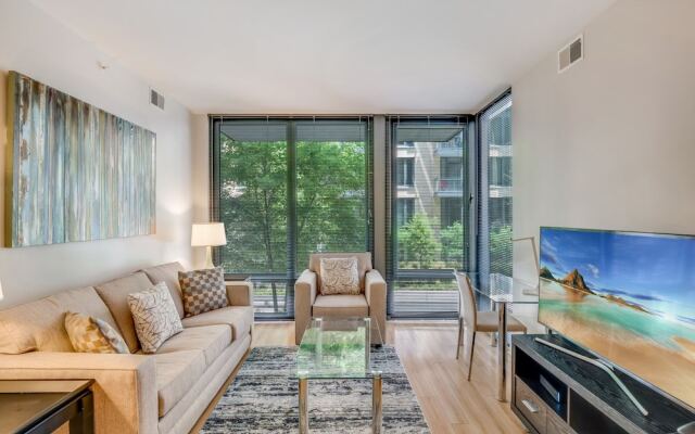 Bluebird Suites near Bethesda Metro