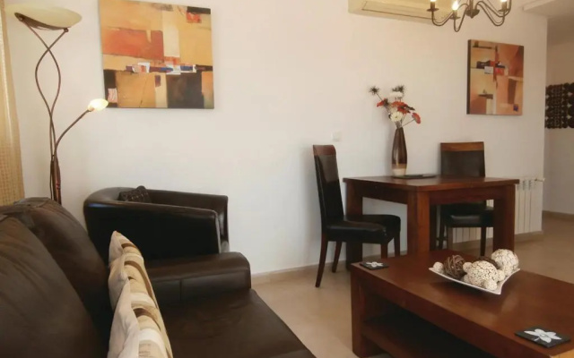 Lovely Apartment Overlooking Golf Course Lake - AO21622