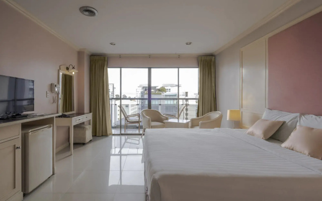 Mike Beach Resort Pattaya - SHA
