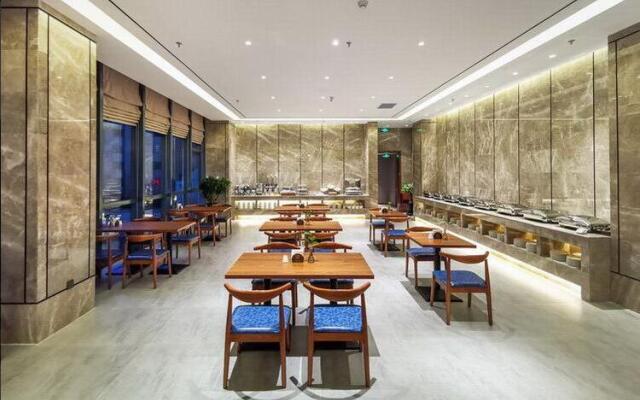 Yitel Collection Collection Shenyang North Railway Station South Square