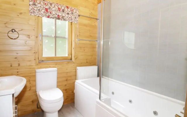 Acorn Lodge