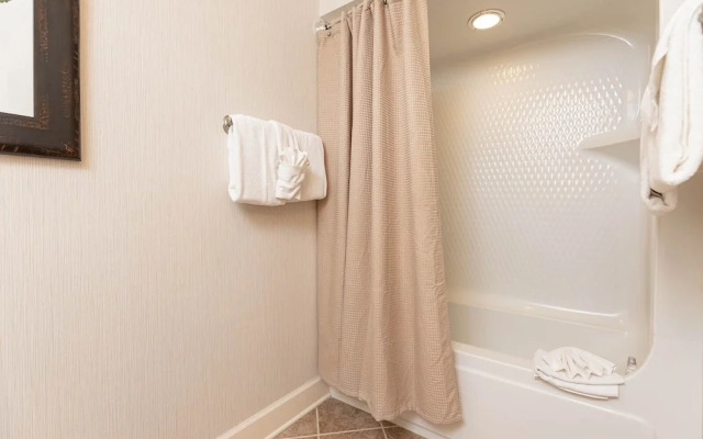 Phoenix Ix 1506 2 Bedroom Condo