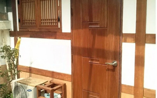 Jeonju Gyodong Baekjak Hanok Stay