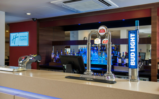 Holiday Inn Express East Midlands Airport, an IHG Hotel