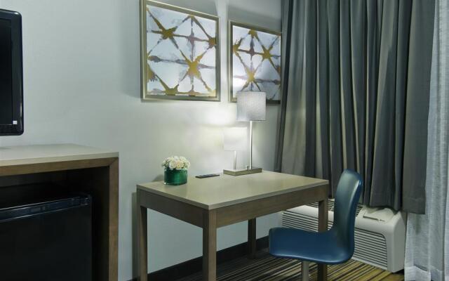 Oxford Suites Downtown Spokane