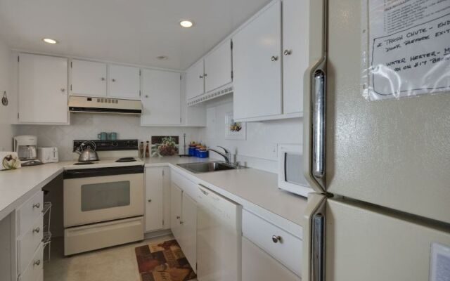 9400 1207 - 2 Br Condo