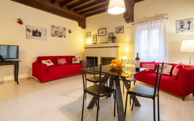 Santa Trinita Apartment