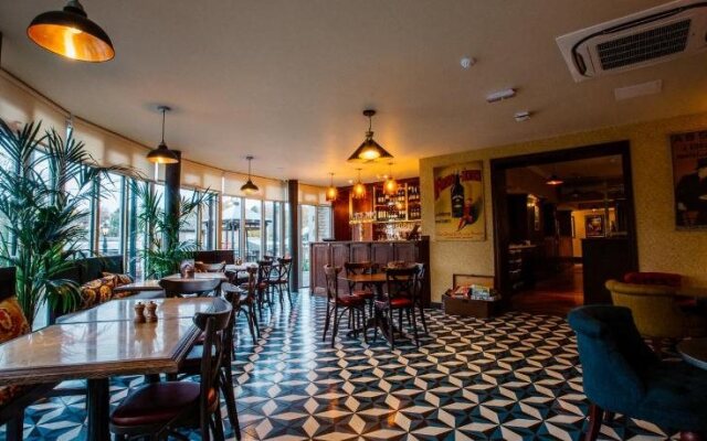 Harper's Steakhouse with Rooms, Haslemere