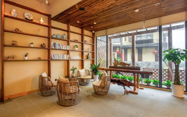 Oriental Platonic Inn