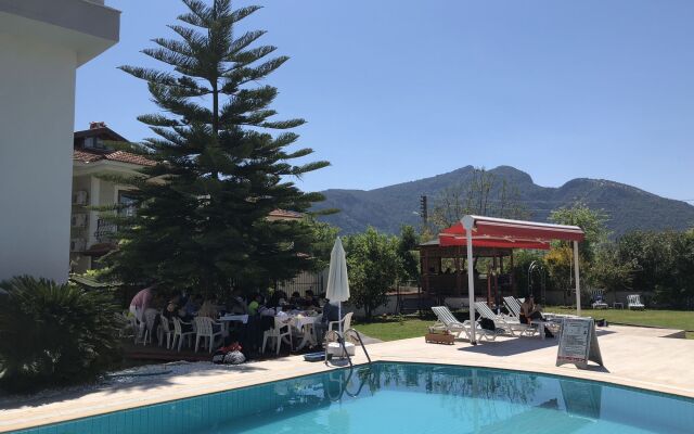 Yaprak Hotel