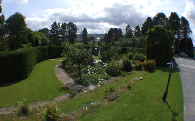 Ty Newydd Country Hotel