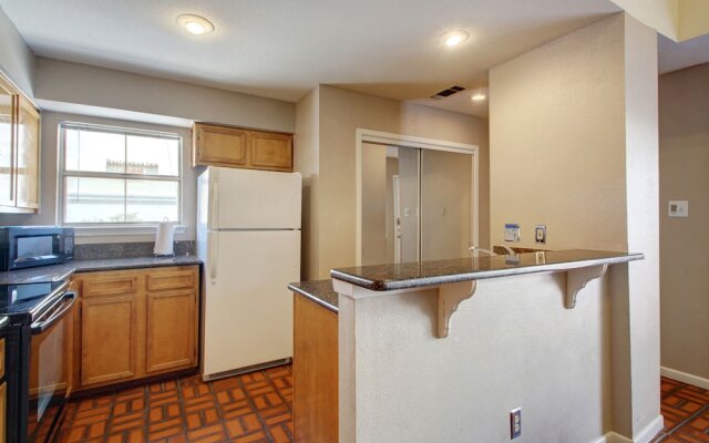 AustinStays 2 Bedroom Downtown Suite