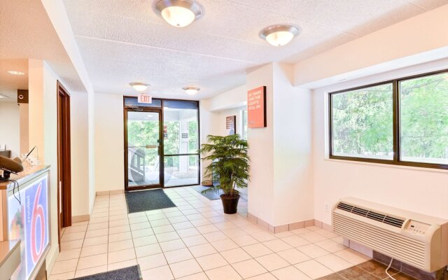 Motel 6 Nashua South