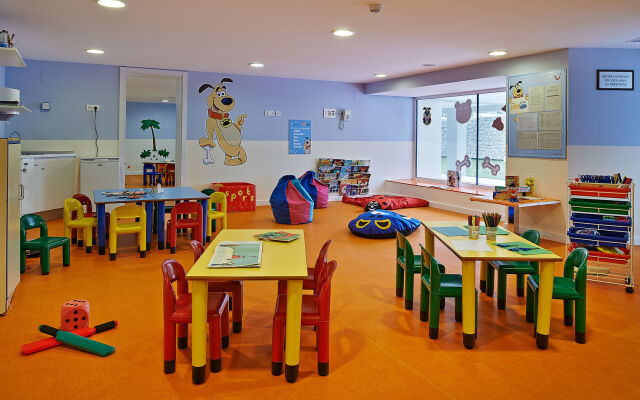 Hipotels Coma Gran Aparthotel