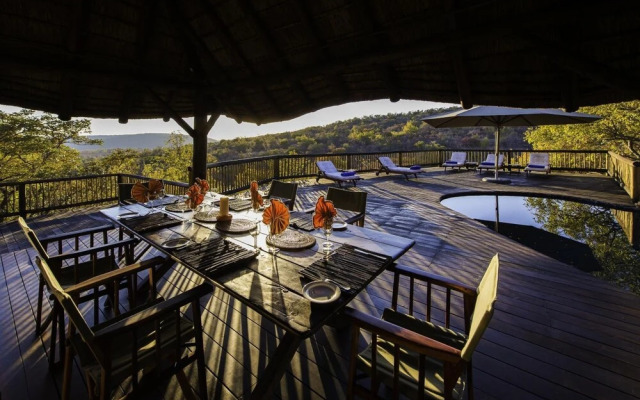 Tshwene Lodge