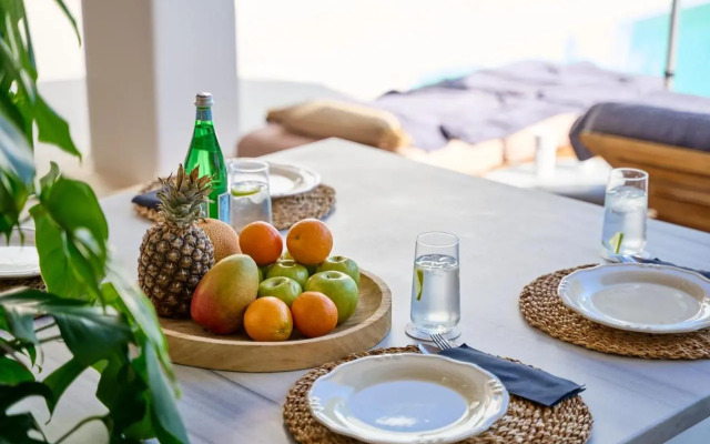 Adorno Beach Hotel & Suites