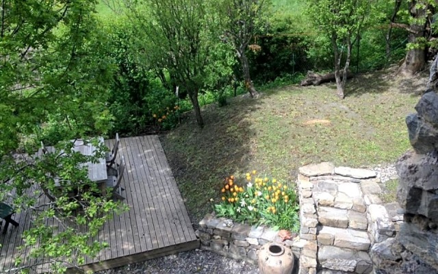 Le Val d'Ailleurs