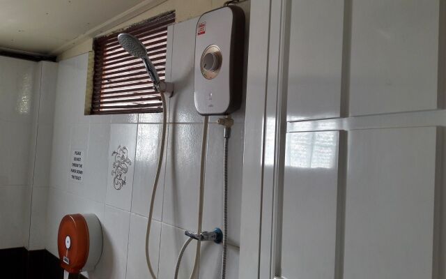 Baan Are Gong Riverside Homestay