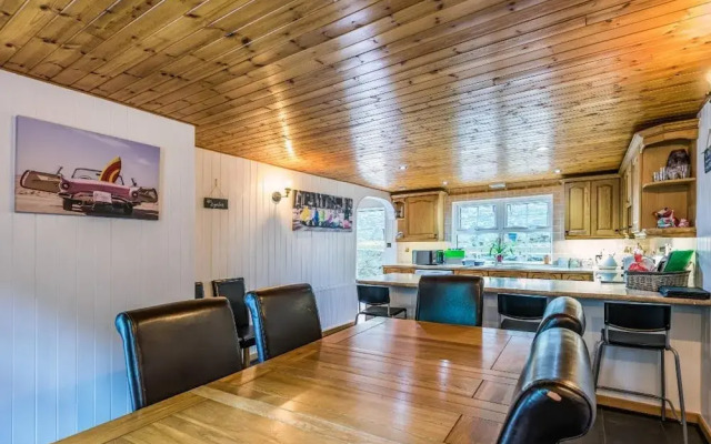 Snowdonia-3bedroom-2 Bathroom-petfriendly-garden