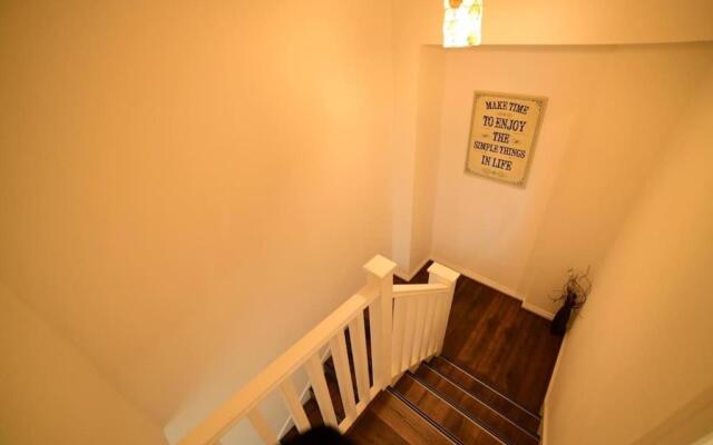 Lavish modern 1 bedroom Apt close to city centre