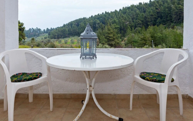 Homely Apartment in Istiaia With Patio