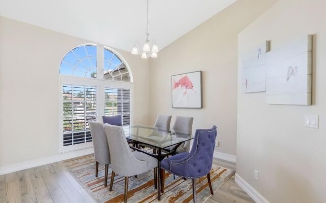 Waterfront Home With Spectacular View, Pool and spa