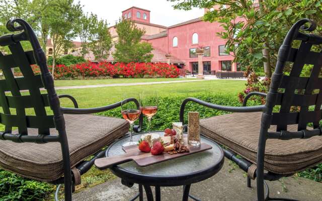 DoubleTree by Hilton Sonoma - Wine Country