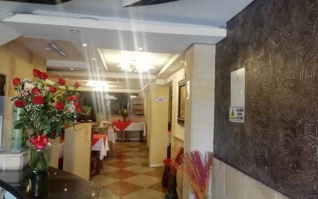 Hotel Restaurante El Madrono Chia