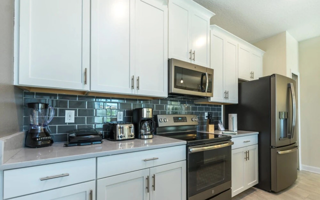 Stinger Villa 8941 Champiosn Gate