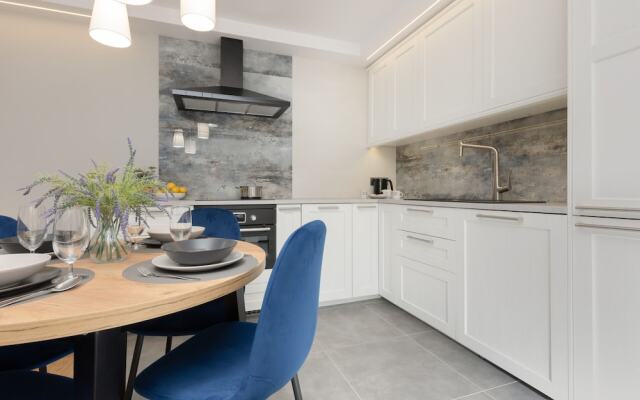 Warsaw City Centre- Srebrna by Renters