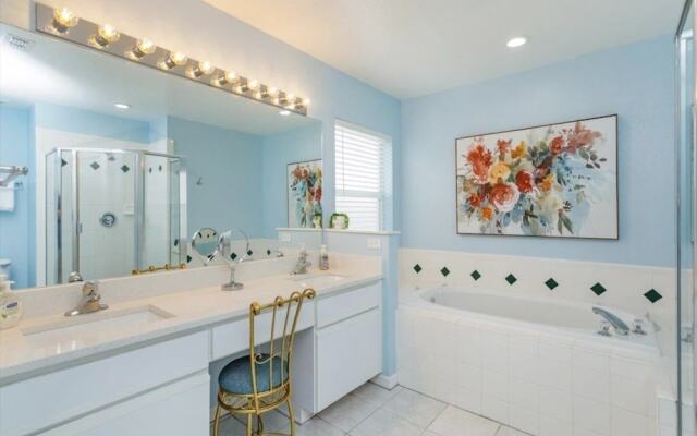 Family Dream 5 Bedroom Home by RedAwning