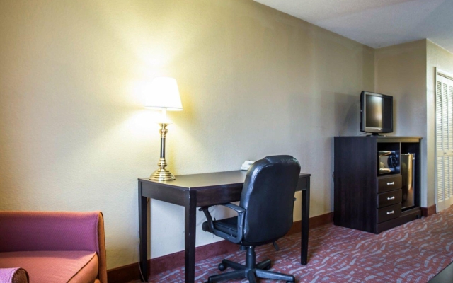 Quality Inn And Suites Monroe