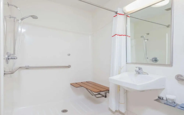 Hawthorn Suites by Wyndham Chicago Schaumburg