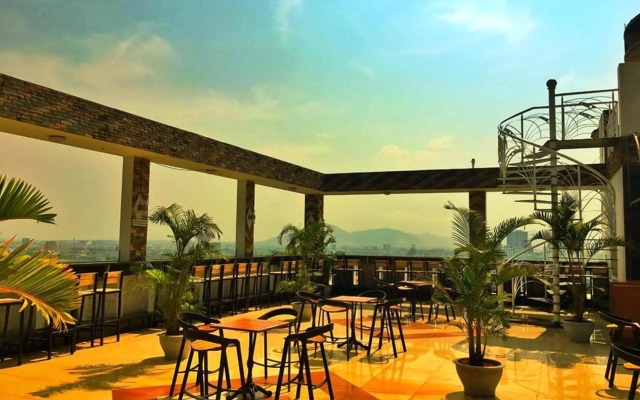 Da Nang Riverside Hotel