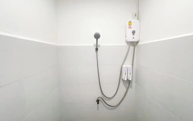 Transit Donmueang Airport Hostel