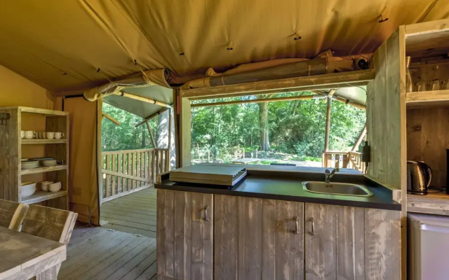 Glamping Tent in Tranquil Park