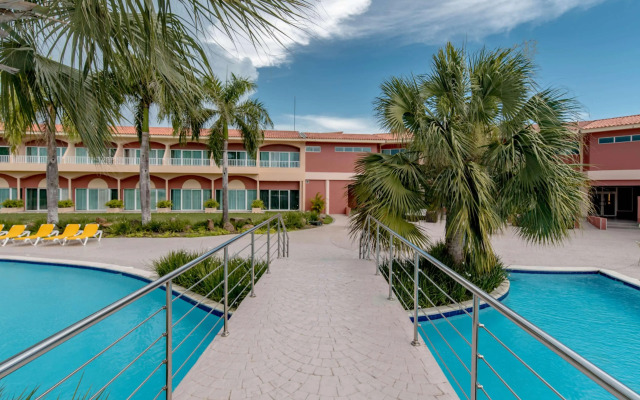 Hodelpa Garden Suites Golf & Convention Center