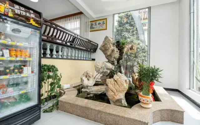 Qiexi B&B (OMG Heartbeat Paradise)